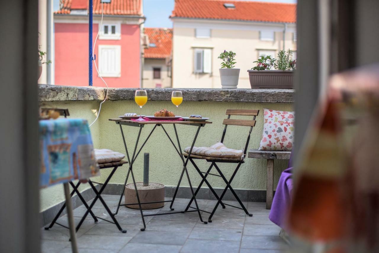 Apartment Dolores Cres Εξωτερικό φωτογραφία